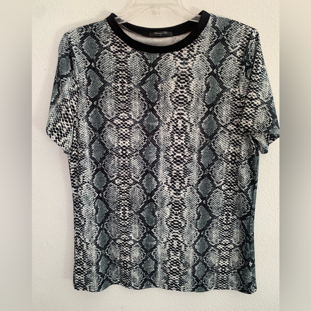 Womens black and white snacks skin t shirt